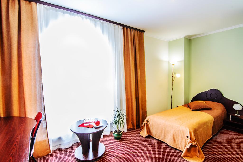 Terminal-A Hotel Ryasne-Ruske Δωμάτιο φωτογραφία