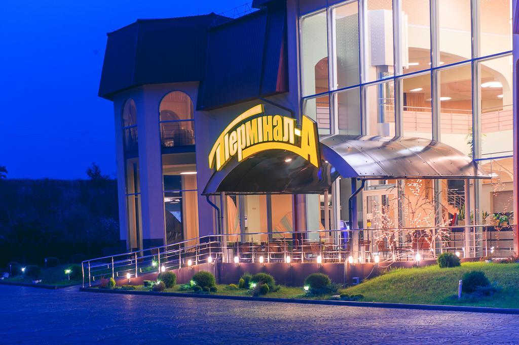 Terminal-A Hotel Ryasne-Ruske Εξωτερικό φωτογραφία